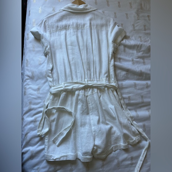 White button down rompers with ribbon, size small - Picture 5 of 5